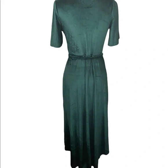 NWT Lulu’s amour green velvet high low hem wrap dress size small. - Picture 3 of 5